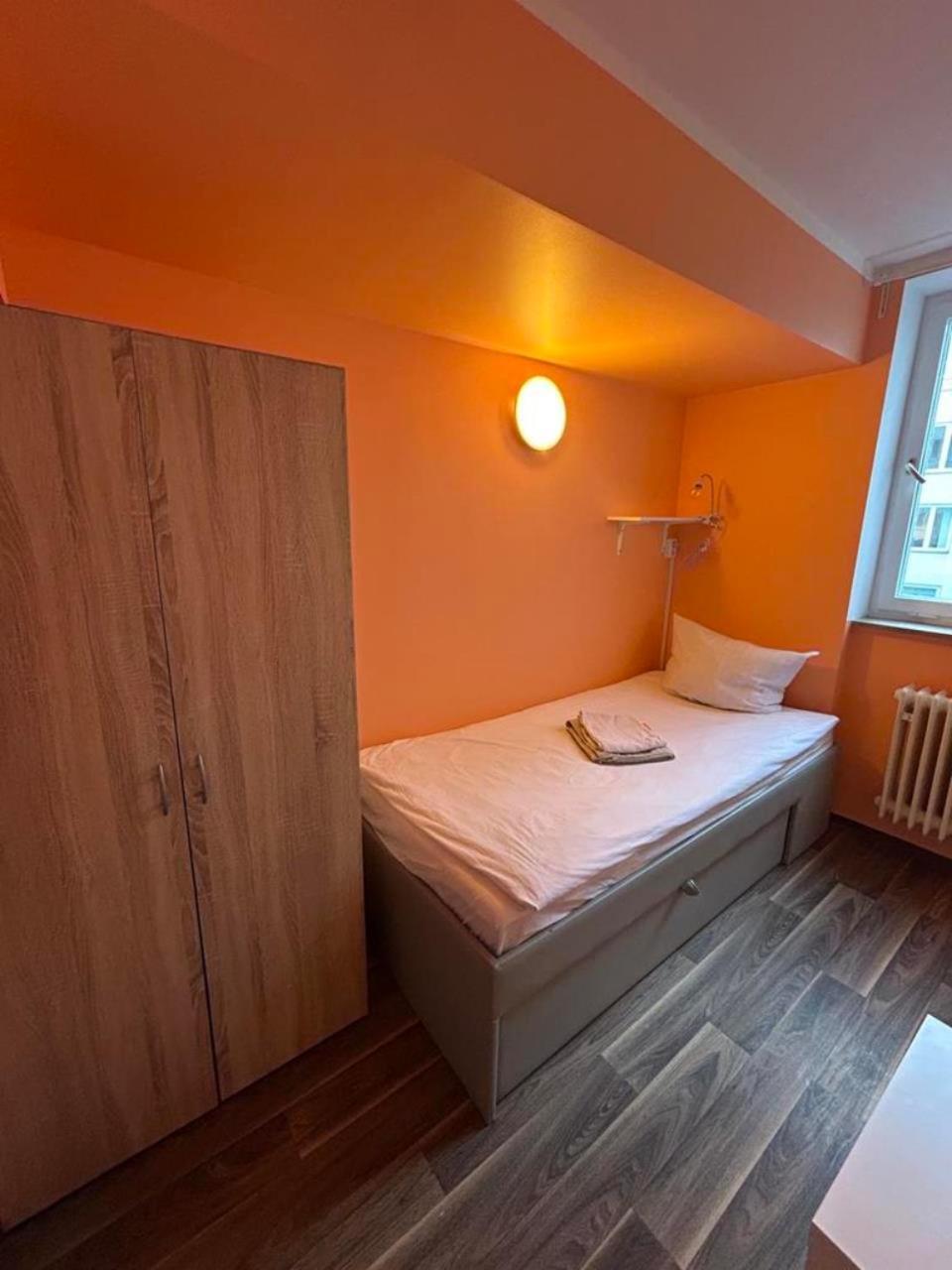 Budget Station Aparthostel Apartment