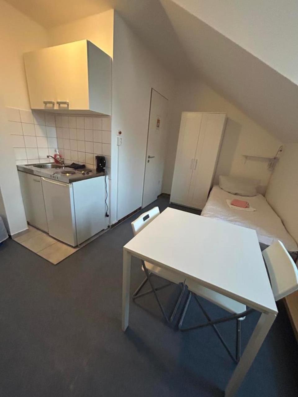 Budget Station Aparthostel Apartment