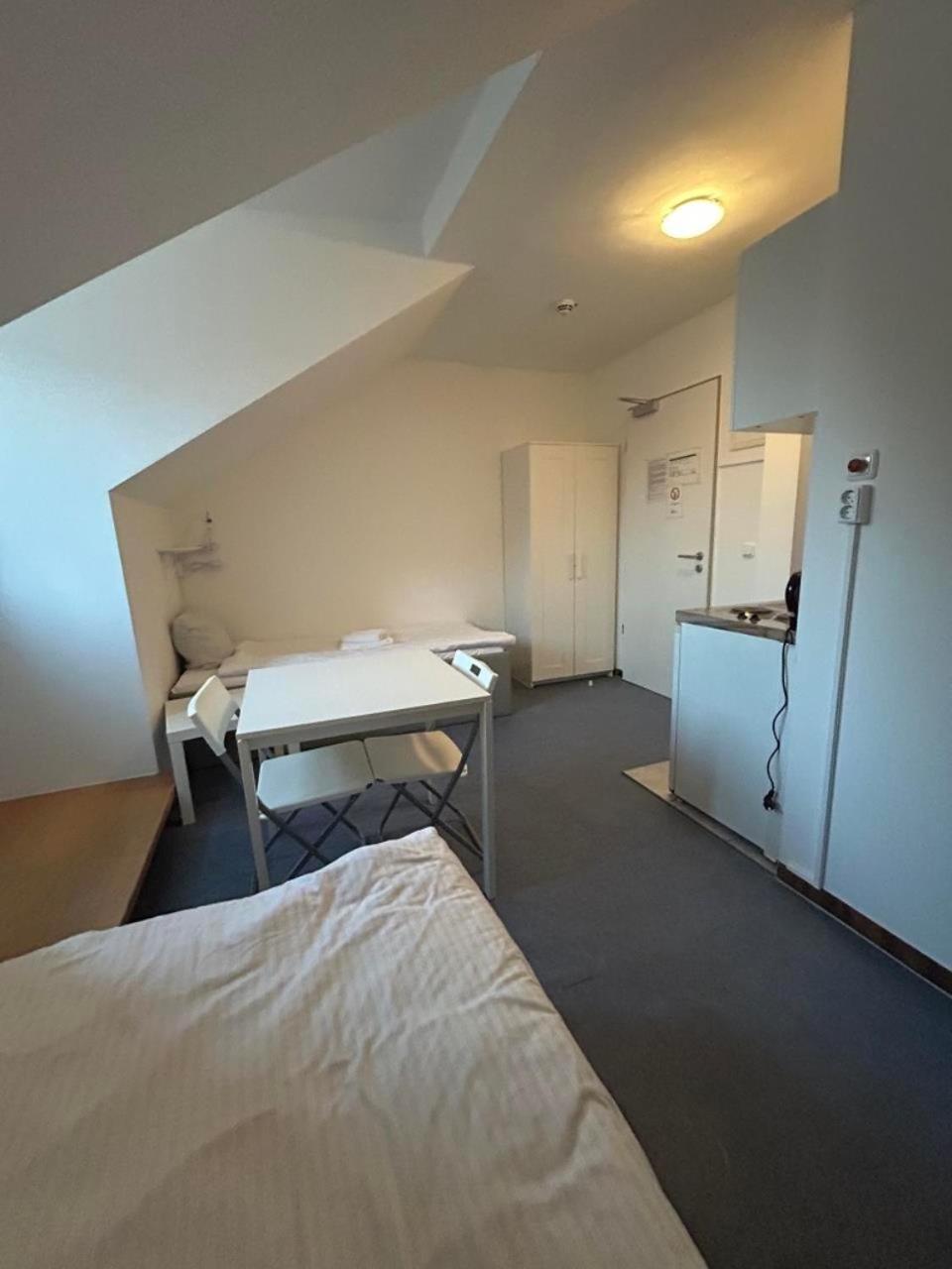 Budget Station Aparthostel Apartment