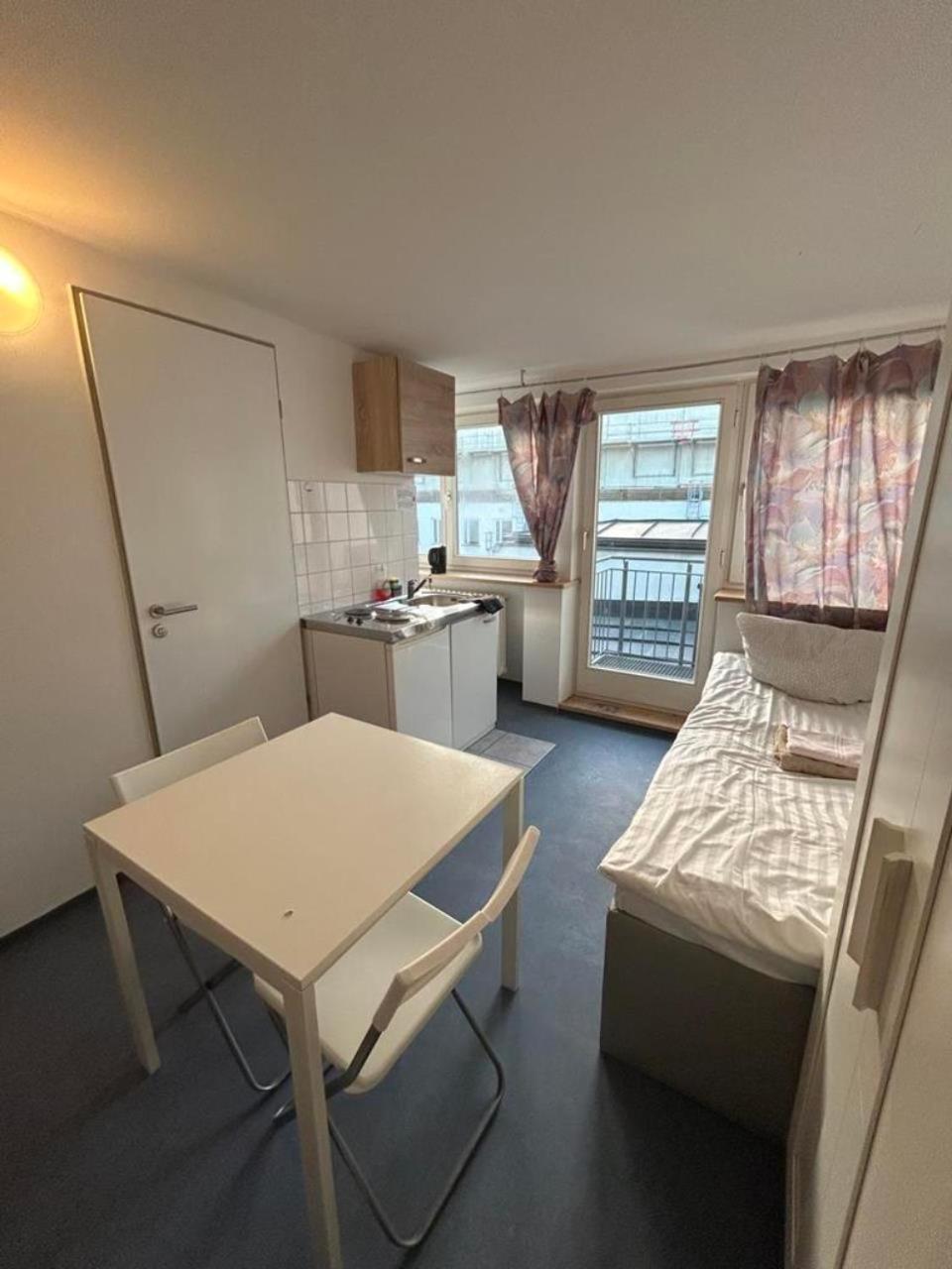 Apartment Budget Station Aparthostel München
