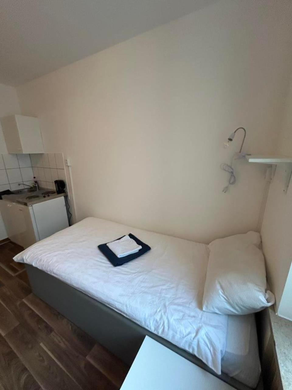 Budget Station Aparthostel Apartment