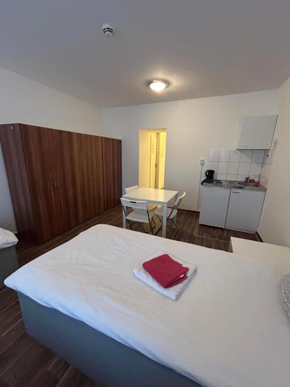 Apartment Budget Station Aparthostel München